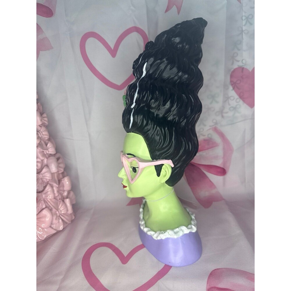 NEW Halloween/Summerween Bride Bust Decor - Picture 5 of 7